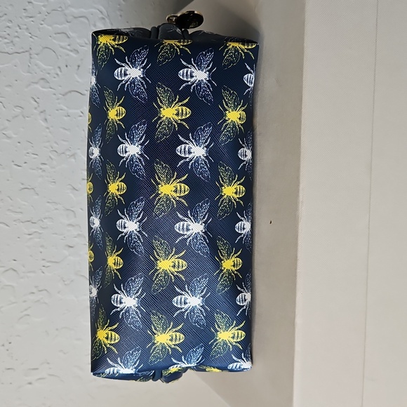 Dabney Lee Navy Cosmetic Bag, Bees 🐝🐝🐝 - Picture 5 of 14